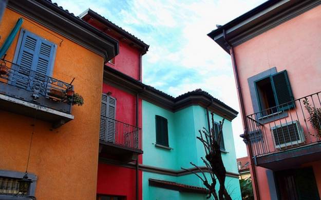 Milano, Via Linclon, un angolo colorato