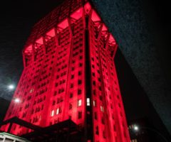 La Torre Velasca  si tinge di rosso per il Fuori Salone