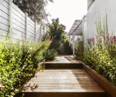 Interior Inspiration: un appartamento circondato da un terrazzo tutto da vivere